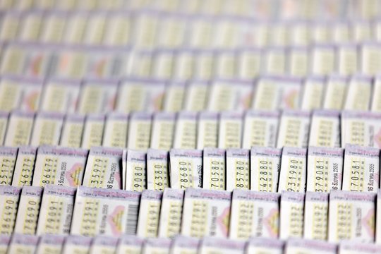 揭秘加拿大28彩票波色技巧：专家视角下的中奖秘密
